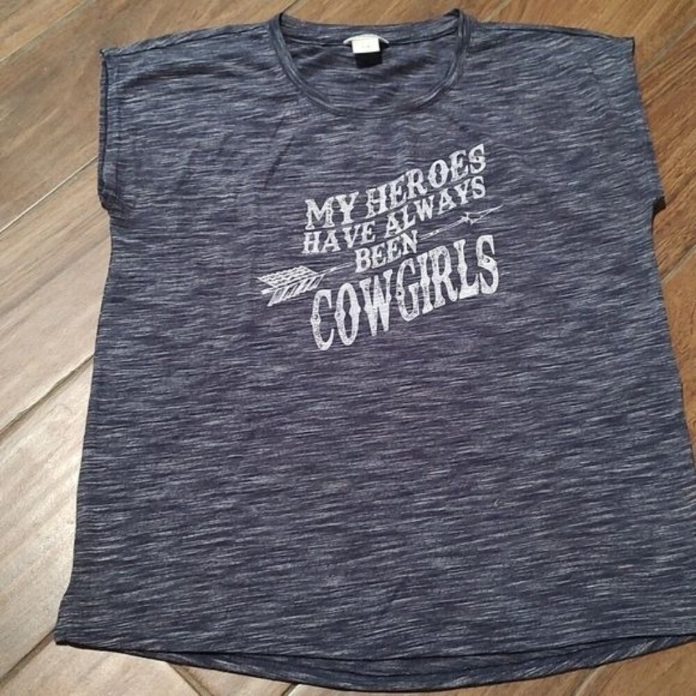 Ariat S cowgirl heroes tshirt - Picture 1 of 2